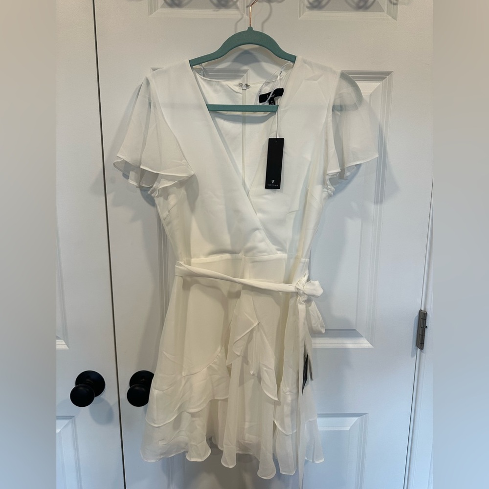 Unworn white dress from Lulus